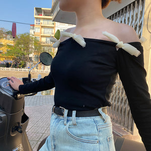 Áo T-shirt dài tay trễ vai kiểu đính nơ - NU8334