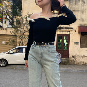Áo T-shirt dài tay trễ vai kiểu đính nơ - NU8334