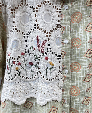 Áo sơ mi ngắn tay cổ tròn in retro thêu ren - NU8327
